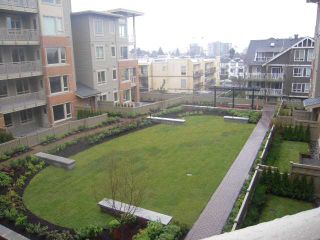 Photo 9: 301 119 W 22ND Street in North Vancouver: Central Lonsdale Condo for sale in "Anderson Walk" : MLS®# V936339