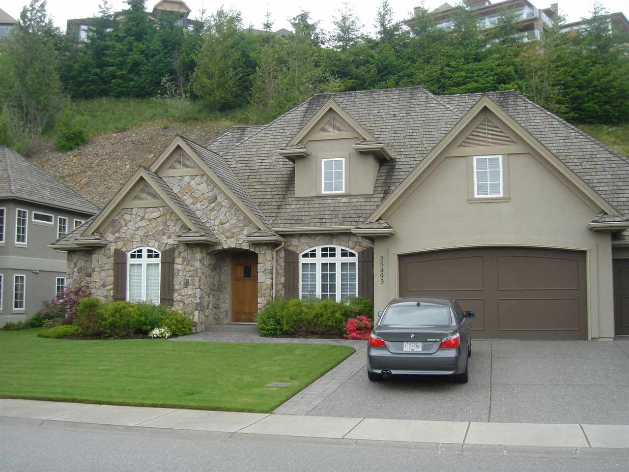 Main Photo: 35493 DONEAGLE Place in Abbotsford: Abbotsford East House for sale in "Ealge Mountain" : MLS®# R2028905