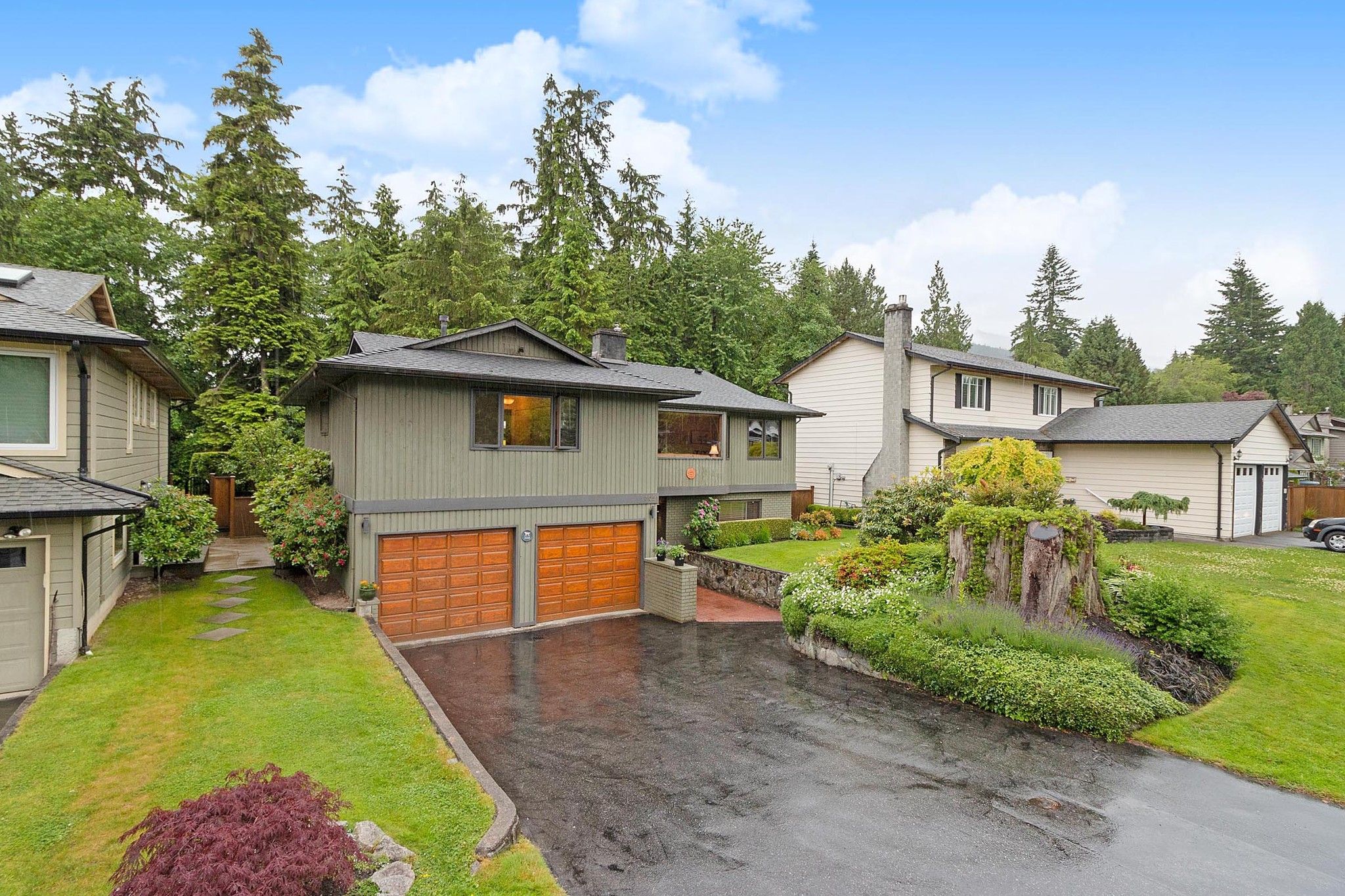 Main Photo: 3091 HOSKINS Road in North Vancouver: Lynn Valley House for sale in "Lynn Valley" : MLS®# R2465736