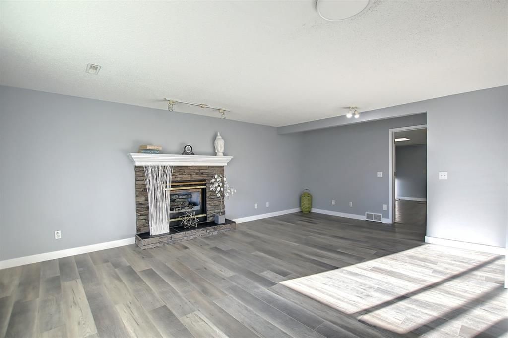 Photo 16: Photos: 4 Arbour Ridge Place NW in Calgary: Arbour Lake Detached for sale : MLS®# A1180923