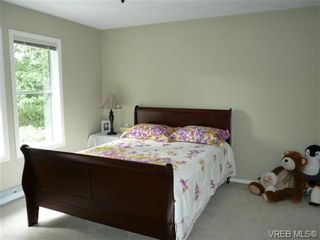 Photo 15: 885 Maltwood Terr in VICTORIA: SE Broadmead House for sale (Saanich East)  : MLS®# 711299