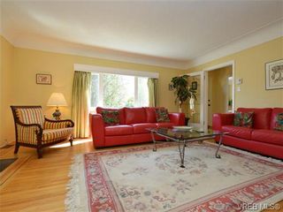 Photo 4: 1940 Argyle Ave in VICTORIA: SE Camosun House for sale (Saanich East)  : MLS®# 739751