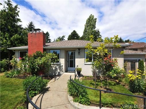Main Photo: 2830 Admirals Rd in VICTORIA: SW Portage Inlet House for sale (Saanich West)  : MLS®# 683640