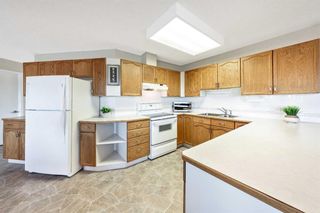 Photo 5: DOWNTOWN: Strathmore Apartment for sale