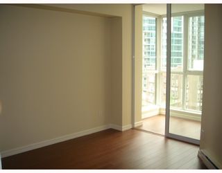 Photo 5: 1106 555 JERVIS Street in Vancouver: Coal Harbour Condo for sale in "HARBOURSIDE PARK" (Vancouver West)  : MLS®# V708670