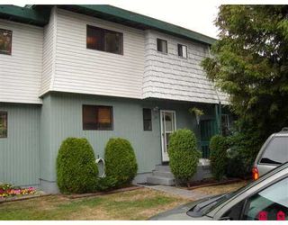 Photo 1: 14 10880 152ND ST in Surrey: Bolivar Heights Townhouse for sale in "Woodbridge" (North Surrey)  : MLS®# F2620448