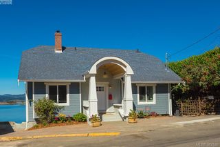 Photo 3: 398 Constance Ave in VICTORIA: Es Saxe Point House for sale (Esquimalt)  : MLS®# 768573