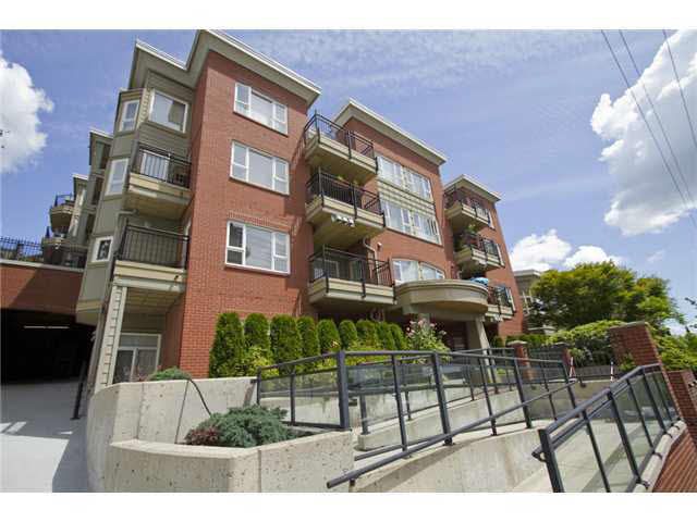 Main Photo: 307 221 ELEVENTH STREET in : Uptown NW Condo for sale : MLS®# V852068