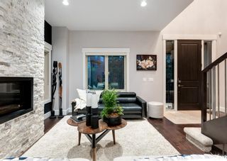 Photo 5: 144 Posthill Drive SW in Calgary: Springbank Hill Detached for sale : MLS®# A1250601