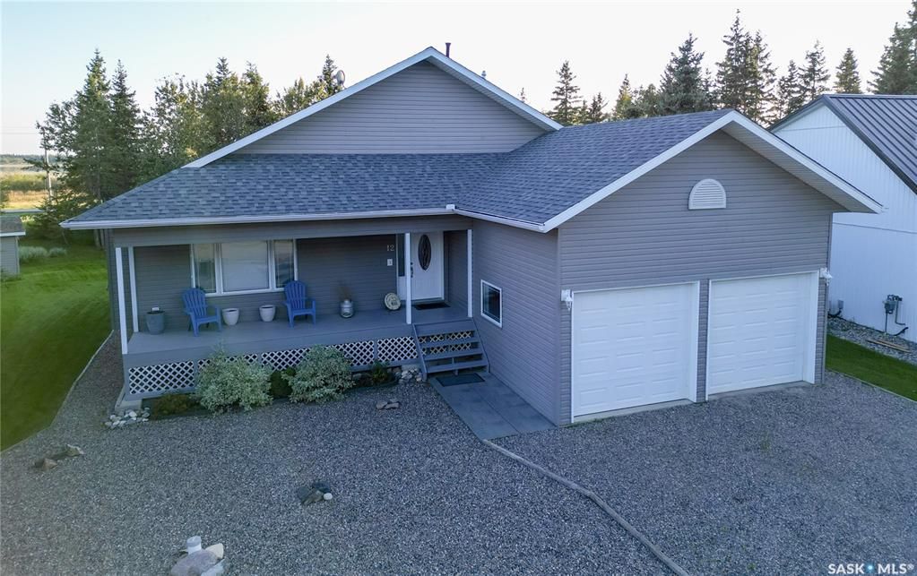 Main Photo: 12 Nipew Place in Candle Lake: Residential for sale : MLS®# SK944653