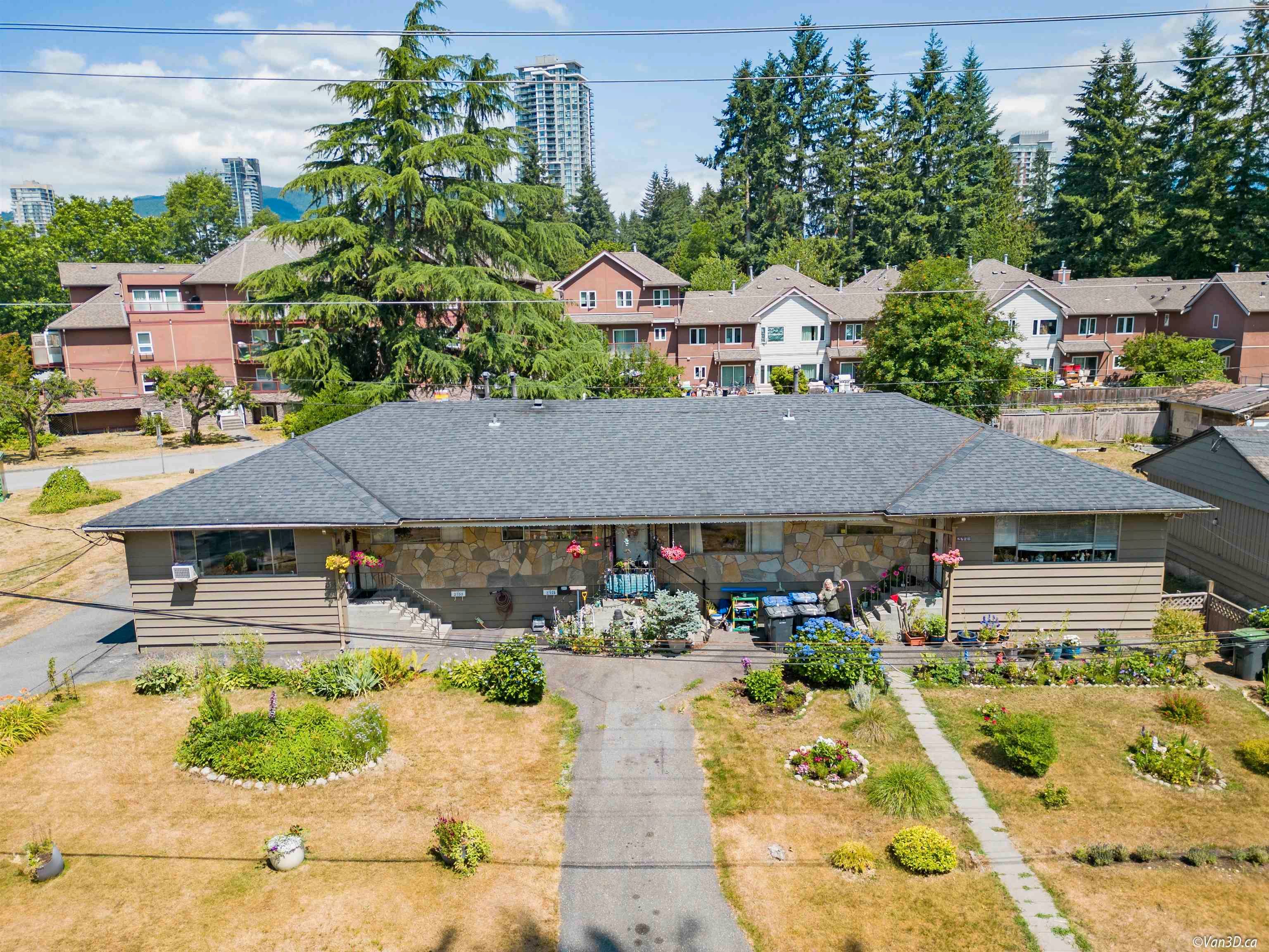 Main Photo: 2751 KITCHENER Avenue in Port Coquitlam: Woodland Acres PQ House for sale : MLS®# R2795931