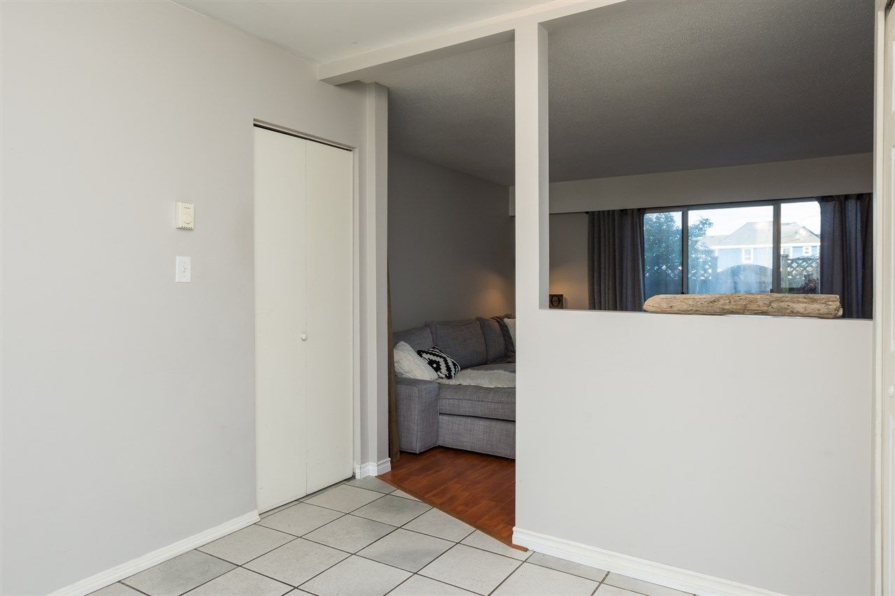 Photo 14: Photos: 10 4957 57 Street in Delta: Hawthorne Townhouse for sale in "OASIS" (Ladner)  : MLS®# R2274020