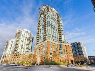 Main Photo: 304 1088 QUEBEC Street in Vancouver: Downtown VE Condo for sale in "The VICEROY" (Vancouver East)  : MLS®# R2813837