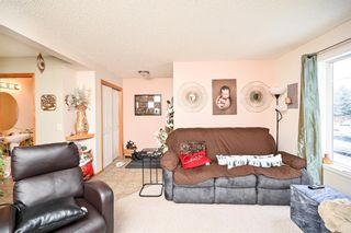 Photo 10: 128 Everridge Way SW in Calgary: Evergreen Detached for sale : MLS®# A1175019