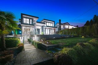 Photo 1: 1151 GORDON Avenue in West Vancouver: Ambleside House for sale : MLS®# R2750780