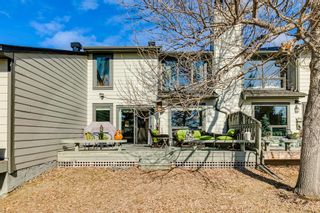 Photo 2: 15 185 Woodridge Drive SW in Calgary: Woodlands Row/Townhouse for sale : MLS®# A2045234
