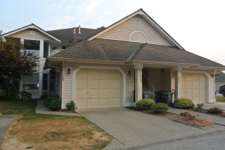 Photo 1: 212 16031 82 AVENUE in Surrey: Fleetwood Tynehead Townhouse for sale : MLS®# R2197263