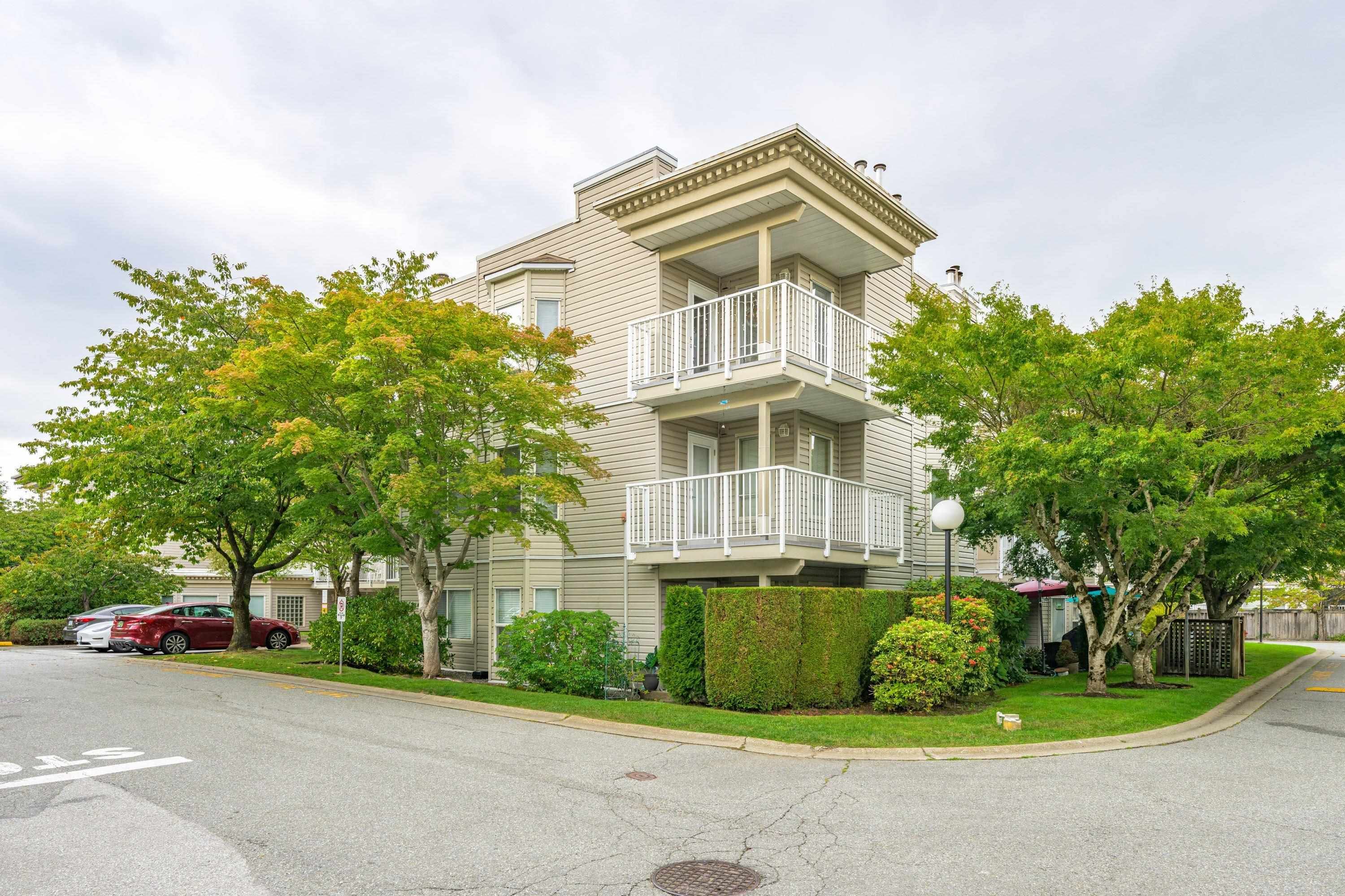Main Photo: 204 9948 151 Street in Surrey: Guildford Condo for sale in "WESTCHESTER PLACE" (North Surrey)  : MLS®# R2815075