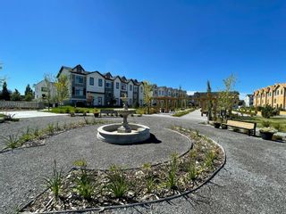 Photo 17: 161 Les Jardins Park SE in Calgary: Douglasdale/Glen Row/Townhouse for sale : MLS®# A2025316