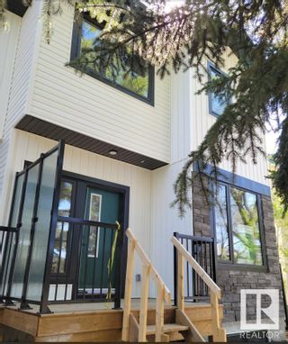 Photo 2: 8855 94 Street NW in Edmonton: Zone 18 House Half Duplex for sale : MLS®# E4332449