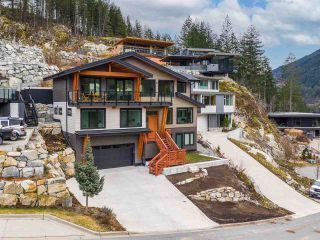 Photo 1: 38580 HIGH CREEK Drive in Squamish: Plateau House for sale in "Crumpit Woods" : MLS®# R2547060