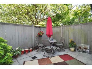 Photo 6: 16 900 W 17TH Street in North Vancouver: Hamilton Townhouse for sale in "FOXWOOD HILLS" : MLS®# V1085477