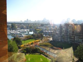 Photo 1: 904-1450 Pennyfarthing Drive in Vancouver: Kitsilano Condo for sale (Vancouver West) 