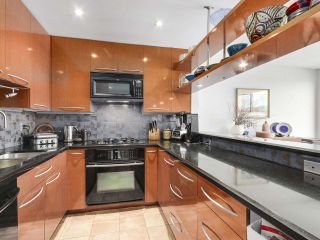 Photo 4: 1183 W 7TH Avenue in Vancouver: Fairview VW Townhouse for sale in "Marina Place" (Vancouver West)  : MLS®# R2136869