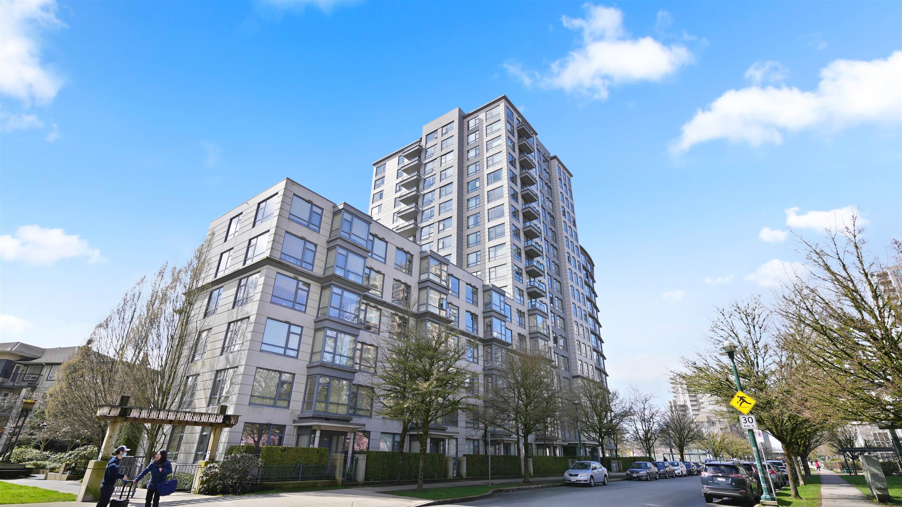 Main Photo: 312 3520 CROWLEY Drive in Vancouver: Collingwood VE Condo for sale (Vancouver East)  : MLS®# R2669805