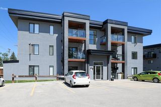 Photo 2: 18 428 Henry Street in Steinbach: Condo for sale : MLS®# 202313986