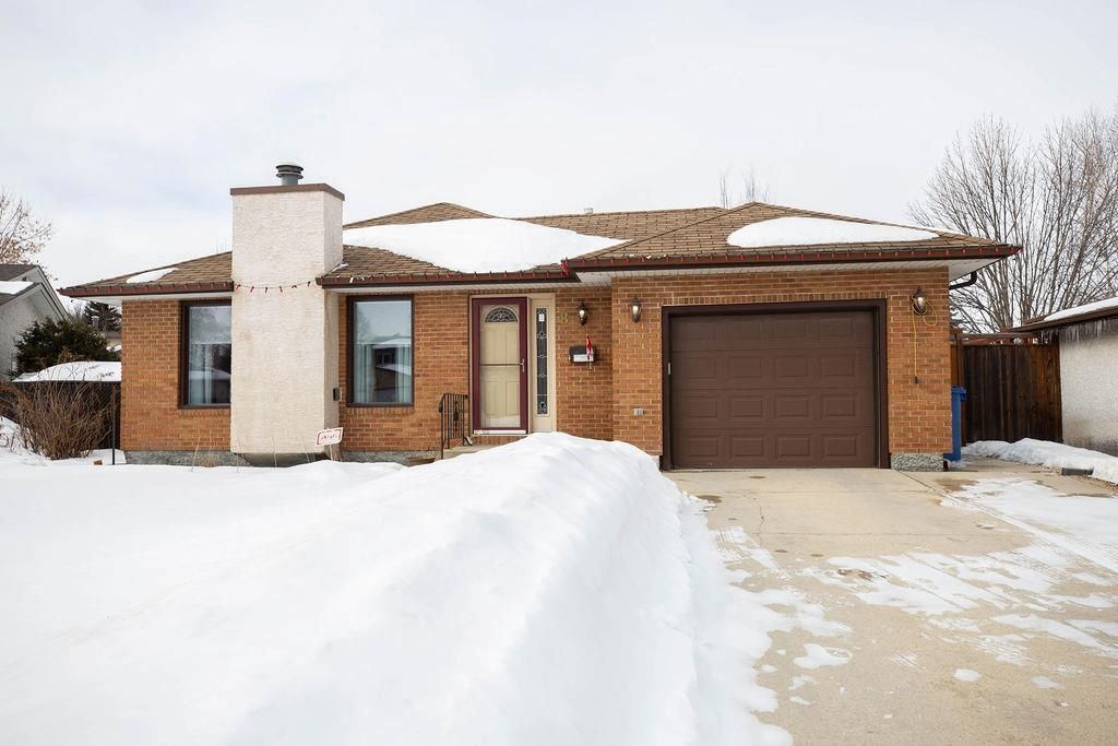 Main Photo: 8 Charles Hawkins Bay in Winnipeg: North Kildonan Residential for sale (3G)  : MLS®# 202005872