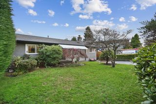 Photo 2: 1346 LEE Street: White Rock House for sale (South Surrey White Rock)  : MLS®# R2633114