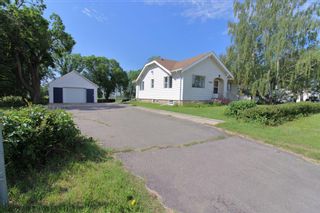 Photo 1: 4927 49 Avenue: Stavely Detached for sale : MLS®# A1232101
