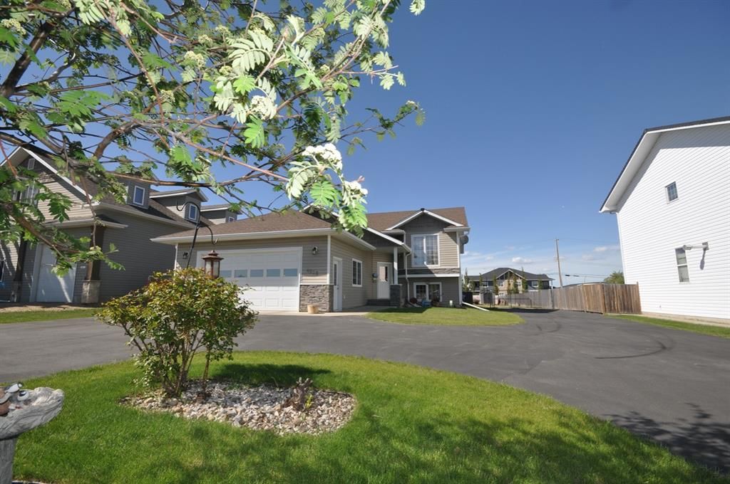 Main Photo: : Lacombe Detached for sale : MLS®# A1114383