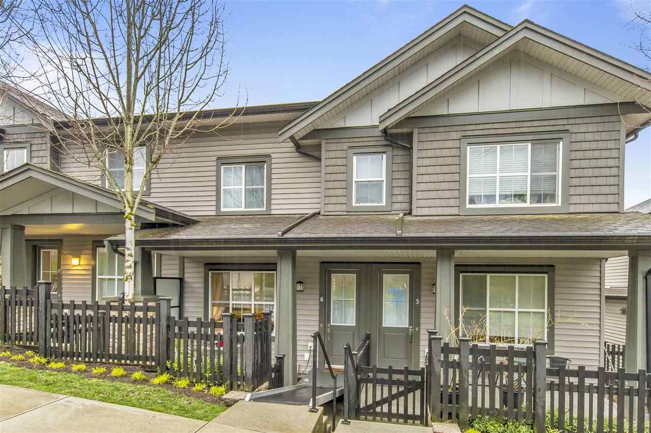 Main Photo: 6 11176 GILKER HILL Road in Maple Ridge: Cottonwood MR Townhouse for sale in "BLUE TREE" : MLS®# R2455420