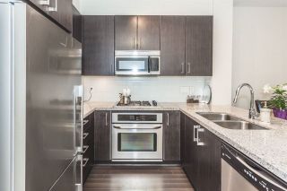 Photo 4: 420 119 W 22ND Street in North Vancouver: Central Lonsdale Condo for sale in "ANDERSON WALK" : MLS®# R2049298
