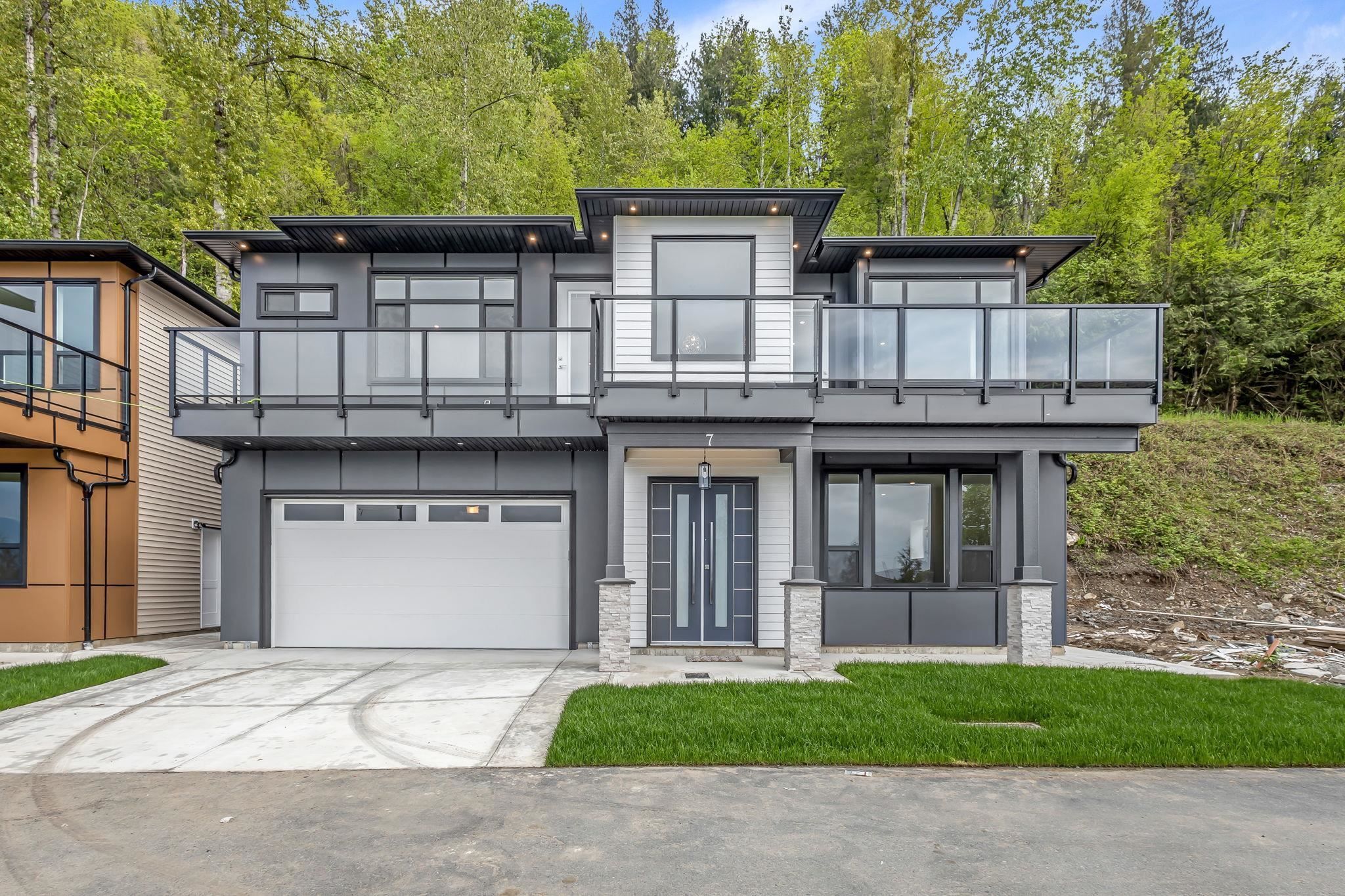 Main Photo: 7 8016 ANNIS Road in Chilliwack: East Chilliwack House for sale : MLS®# R2778212