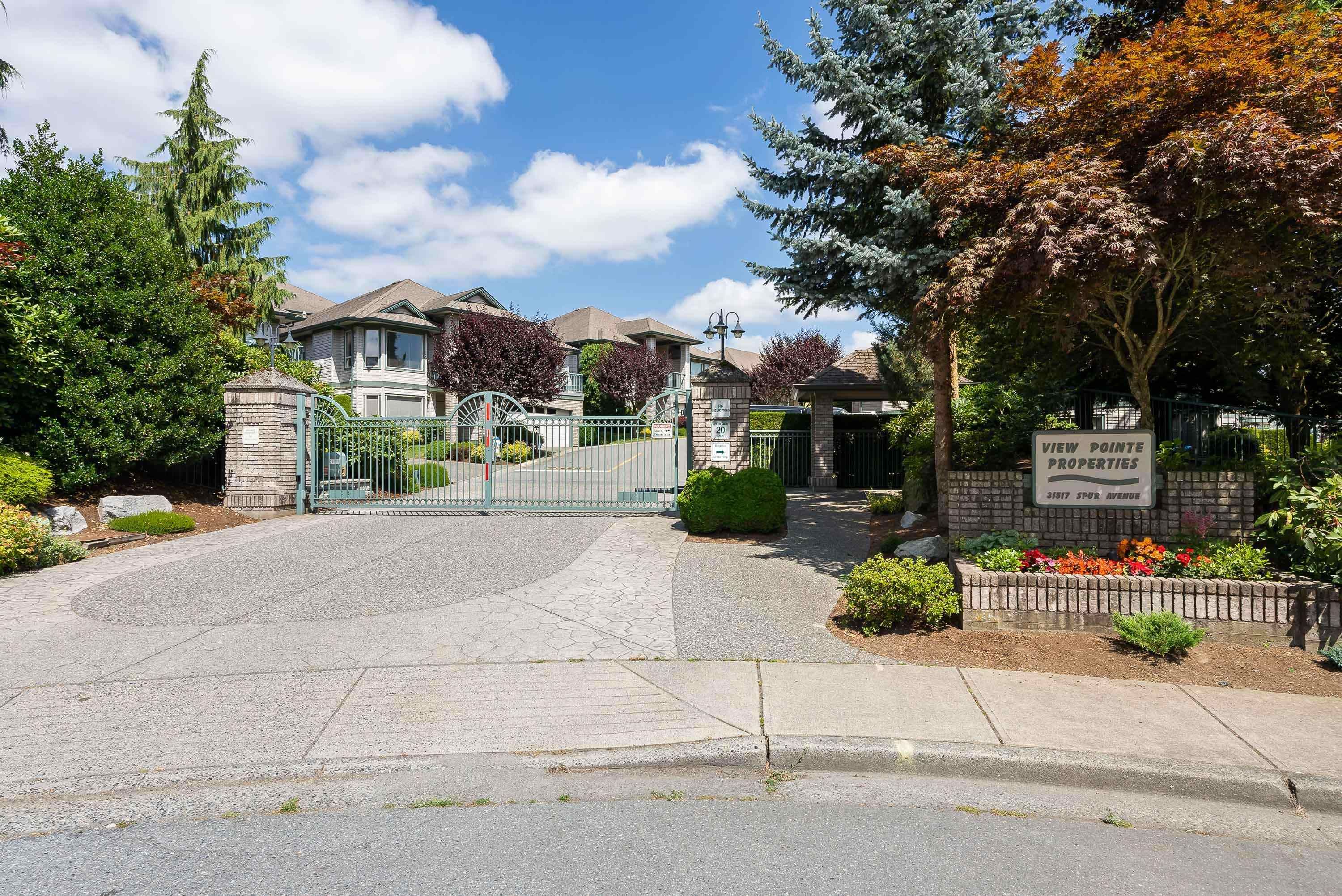 Main Photo: 17 31517 SPUR Avenue in Abbotsford: Abbotsford West Townhouse for sale in "View Point Properties" : MLS®# R2712271