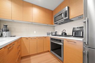 Photo 15: 2301 3102 WINDSOR Gate in Coquitlam: New Horizons Condo for sale : MLS®# R2737871