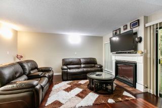 Photo 4: 7359 PINNACLE Court in Vancouver: Champlain Heights Townhouse for sale in "PARKLANE" (Vancouver East)  : MLS®# R2207367