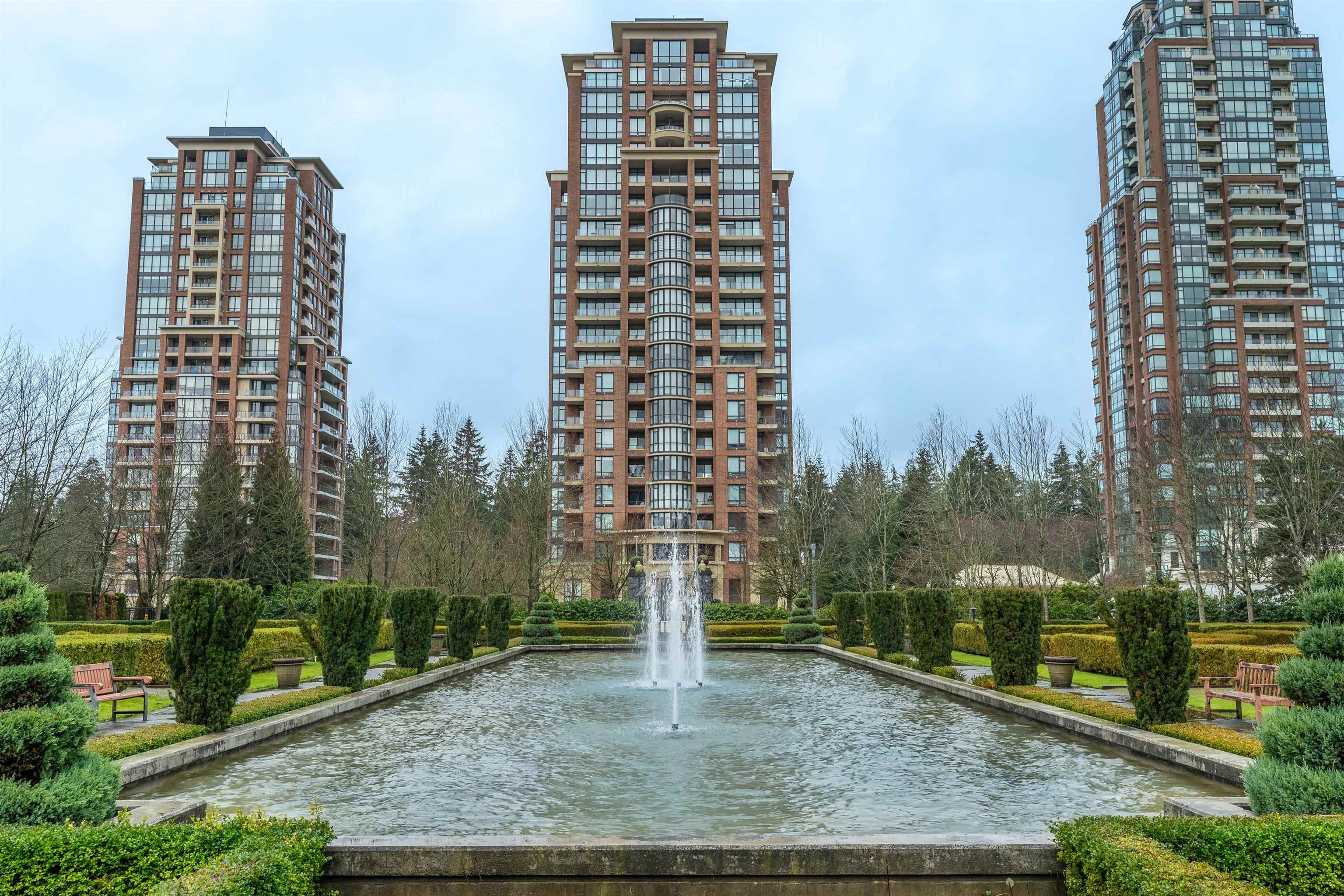 Main Photo: 705 6833 STATION HILL DRIVE in Burnaby: South Slope Condo for sale (Burnaby South)  : MLS®# R2769176