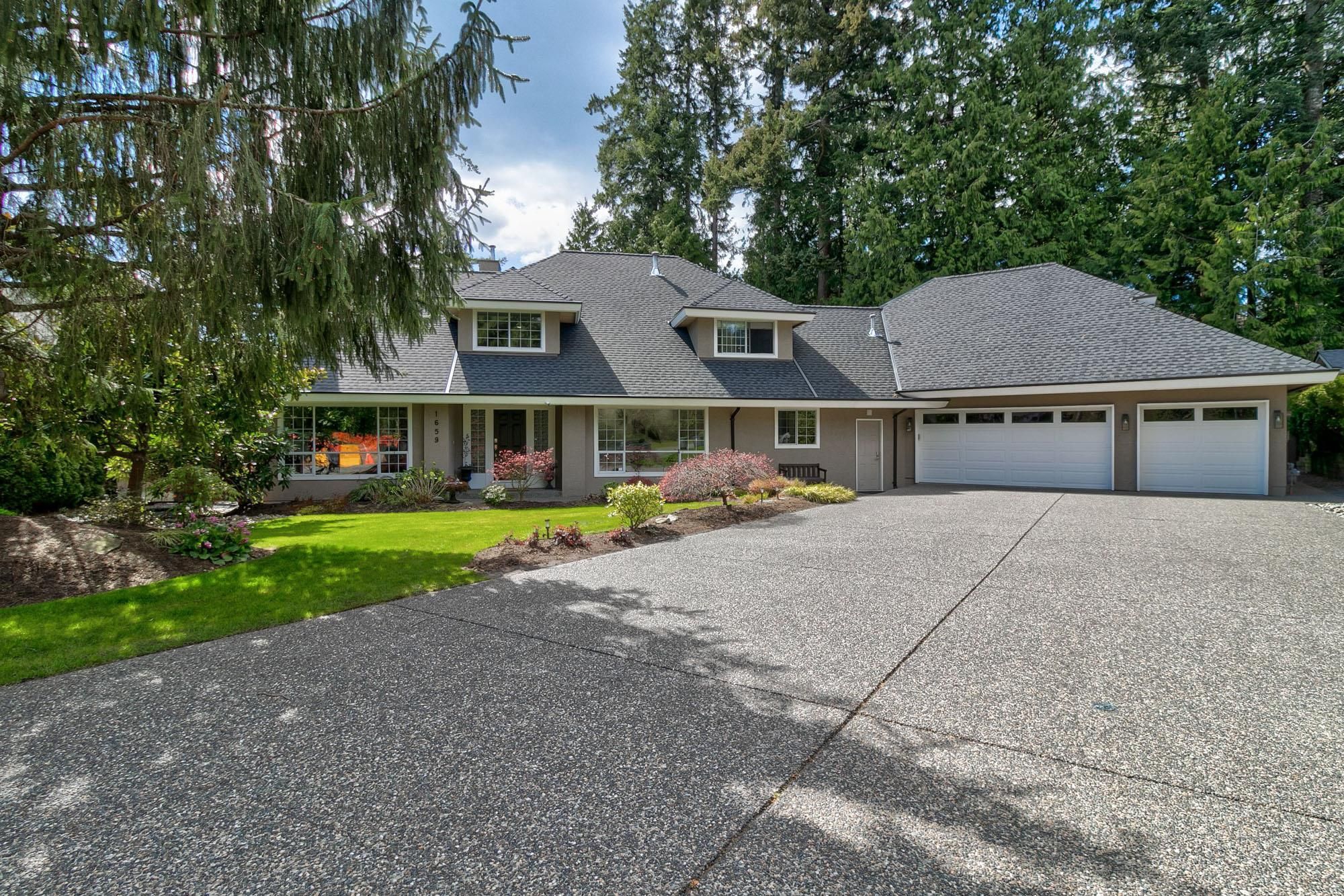 Main Photo: 1659 135A Street in Surrey: Crescent Bch Ocean Pk. House for sale in "Amblegreen" (South Surrey White Rock)  : MLS®# R2701650