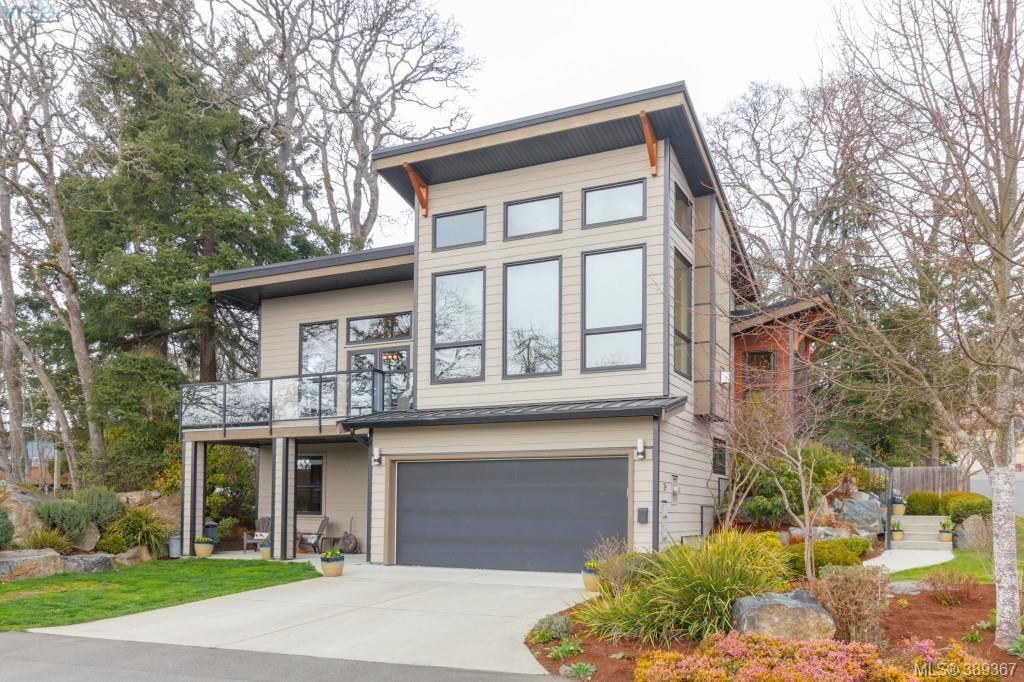 Main Photo: 24 Tawny Pl in VICTORIA: VR Hospital House for sale (View Royal)  : MLS®# 782549