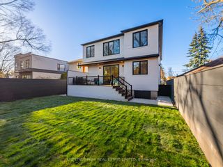 Photo 38: 17 North Drive in Toronto: Birchcliffe-Cliffside House (2-Storey) for sale (Toronto E06)  : MLS®# E8272096