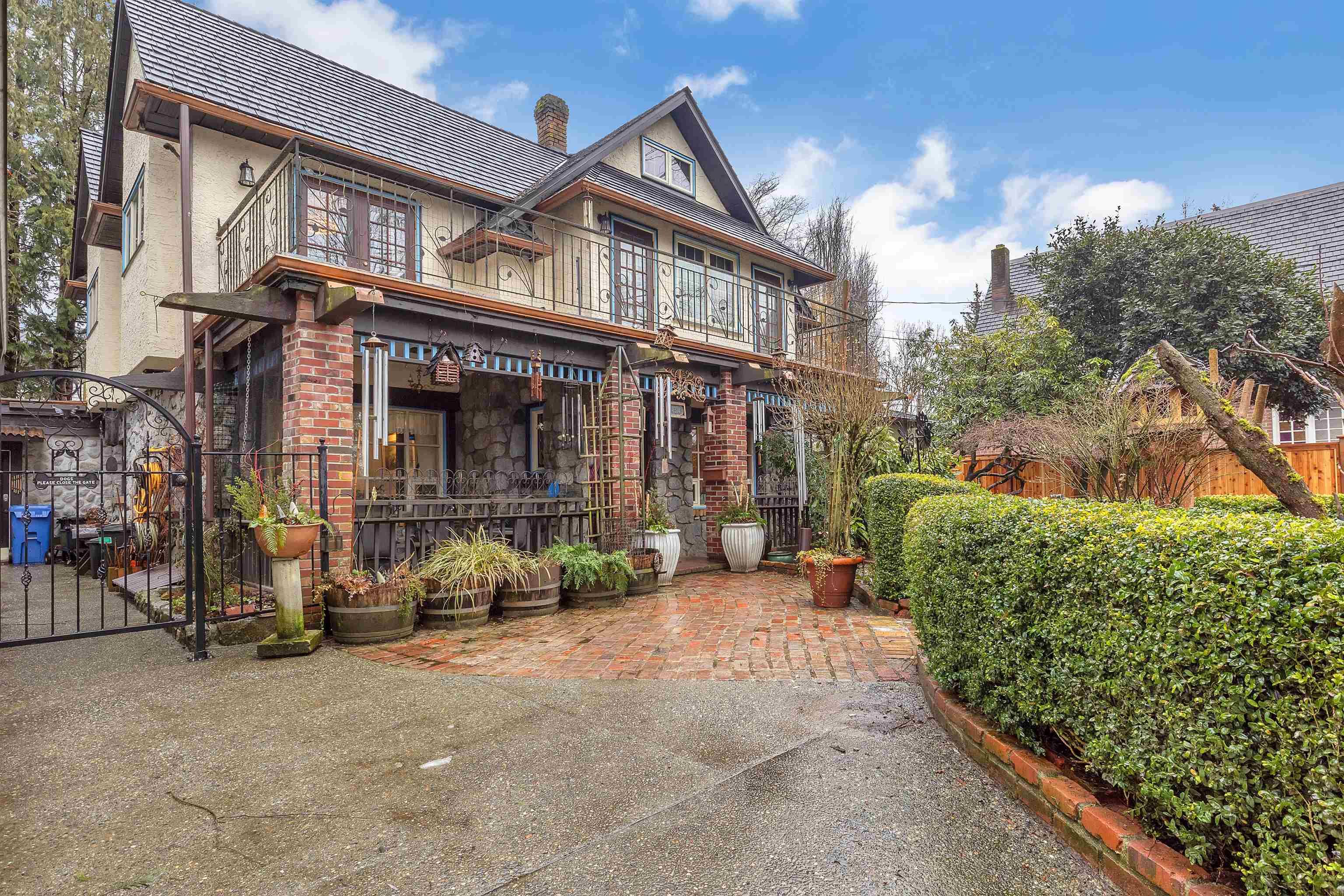 Main Photo: 4314 WRIGHT Street in Abbotsford: Matsqui House for sale in "Clayburn Village" : MLS®# R2846586
