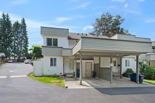 Photo 1: 24 2830 W BOURQUIN Crescent in Abbotsford: Central Abbotsford Townhouse for sale in "ABBOUTSFORD COURT" : MLS®# R2784243