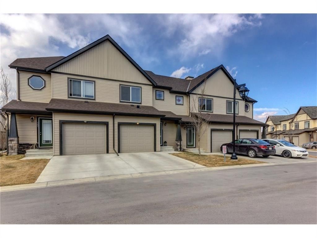 Main Photo: 145 COPPERPOND Landing SE in Calgary: Copperfield Row/Townhouse for sale : MLS®# A1011338
