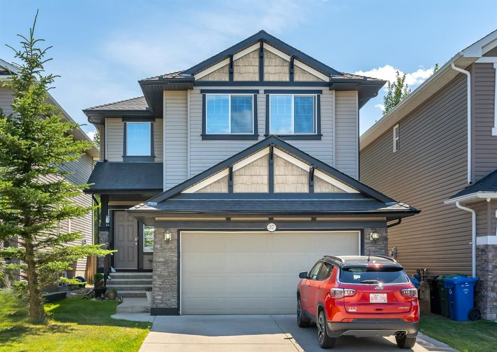 Main Photo: 37 Crestbrook Hill SW in Calgary: Crestmont Detached for sale : MLS®# A1244579