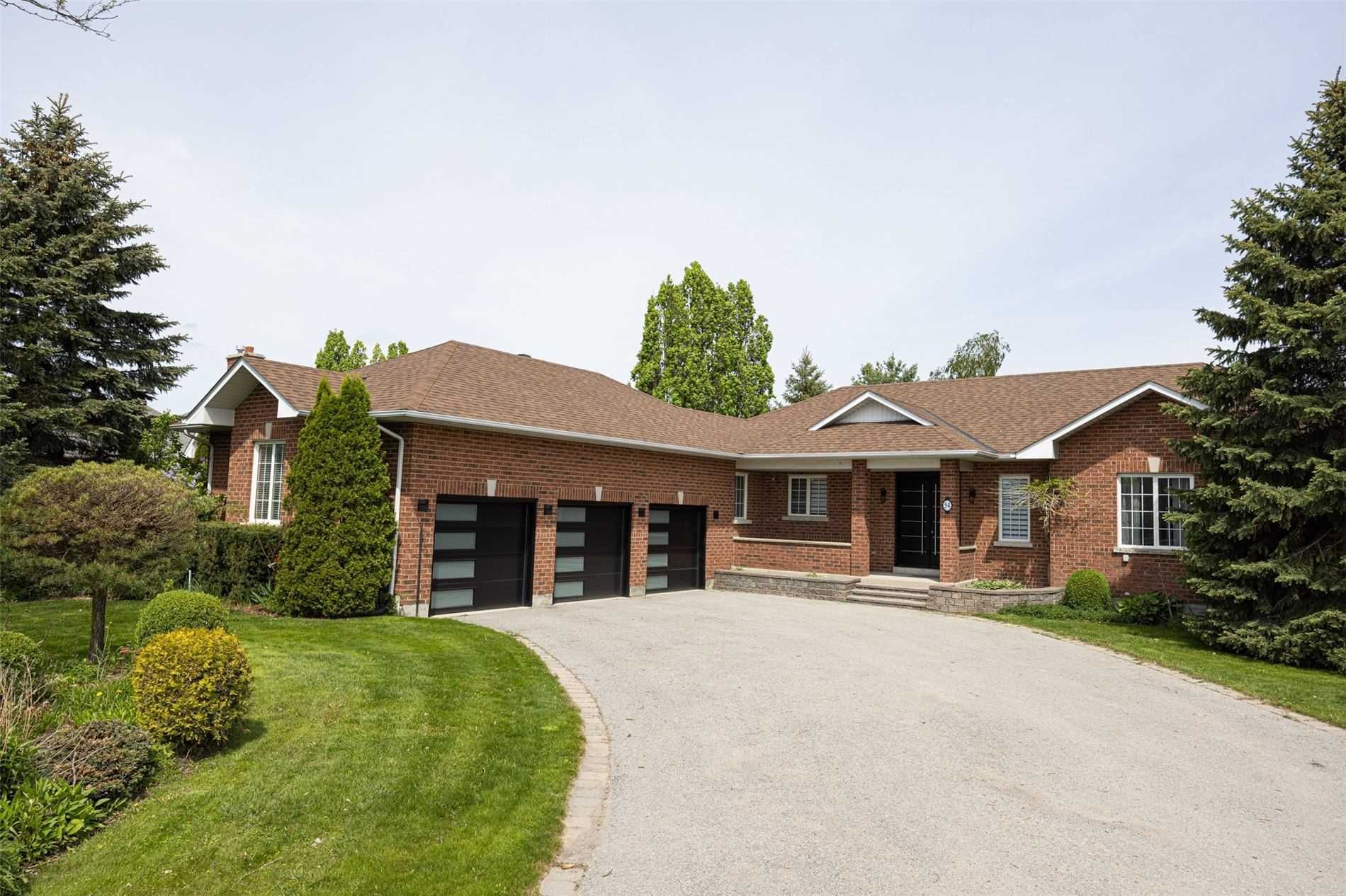 Main Photo: 54 Mcmullen Dr in Whitchurch-Stouffville: Ballantrae Freehold for sale : MLS®# N5957667