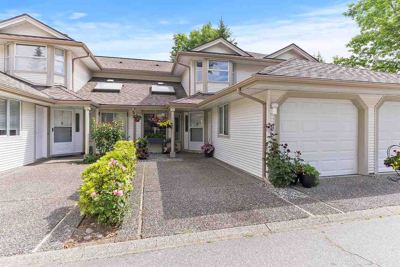 Main Photo: 31 9045 WALNUT GROVE Drive in Langley: Walnut Grove Townhouse for sale in "BRIDLEWOODS" : MLS®# R2589881